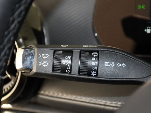 Used 2025 Chevrolet Equinox LT AWD/4WD image 23