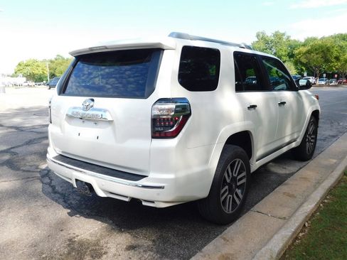 Used 2022 Toyota 4Runner Limited AWD/4WD image 4