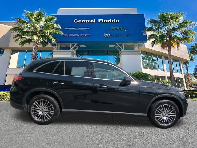 Used 2025 Mercedes-Benz GLC 300 image 4