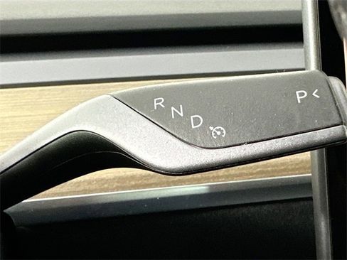 Used 2022 Tesla Model Y Long Range image 20