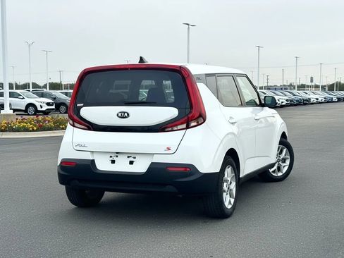 Used 2021 Kia Soul S image 6