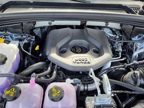 New 2024 Jeep Grand Cherokee Overland w/ Luxury Tech Group IV image 28