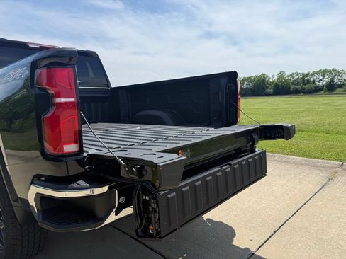 New 2026 Chevrolet Silverado 2500 LTZ w/ LTZ Convenience Package AWD/4WD image 7