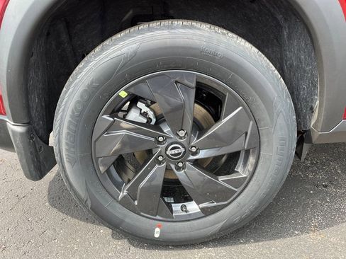 New 2026 Nissan Rogue SV AWD/4WD image 12