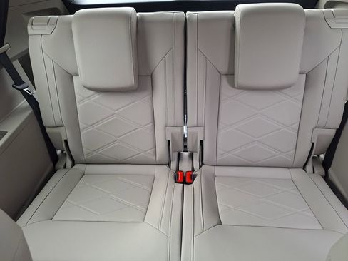 New 2026 Volkswagen Atlas SE image 25