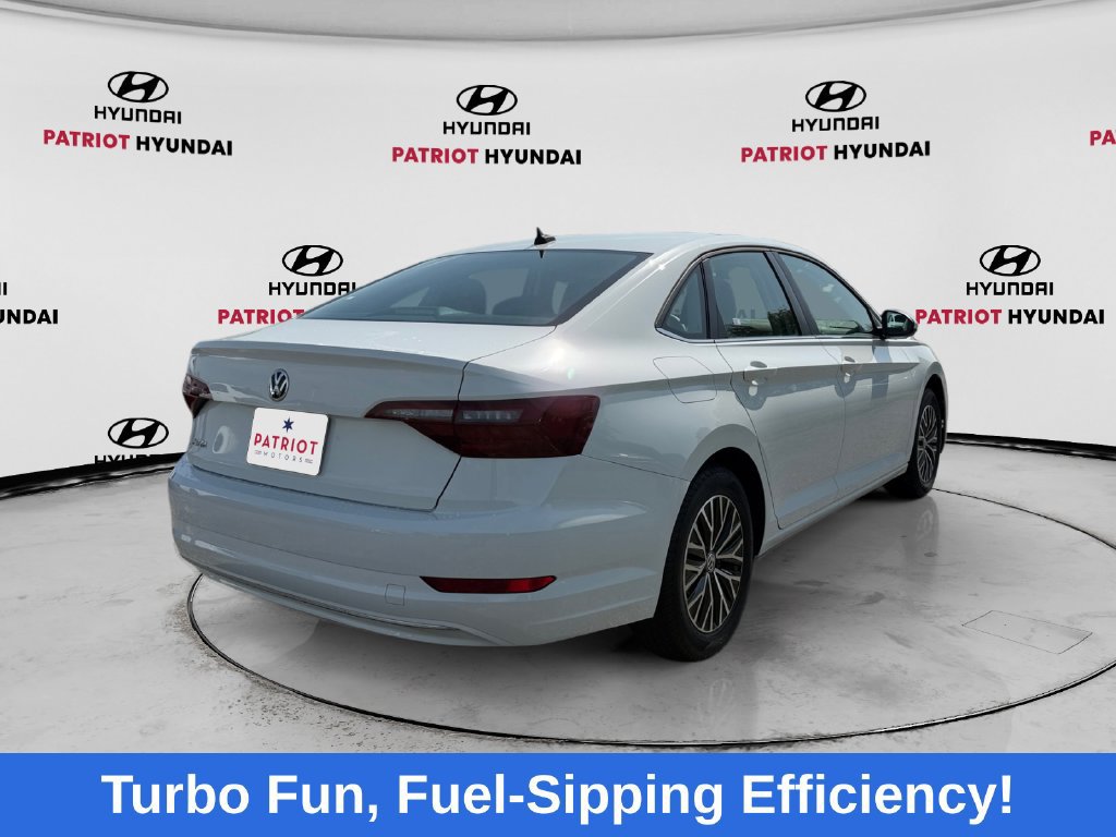 Used 2020 Volkswagen Jetta SE FWD image 3