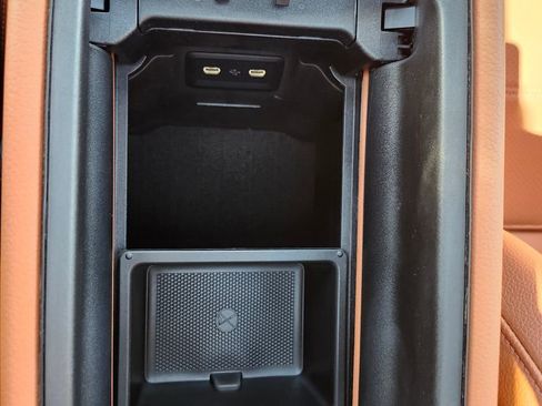 Used 2023 Mercedes-Benz GLC 300 4MATIC image 11