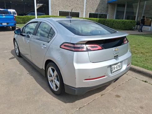 Used 2015 Chevrolet Volt Premium w/ Premium Trim Package FWD image 3
