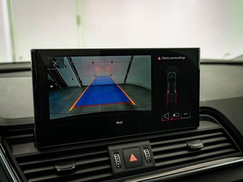 Used 2023 Audi Q5 2.0T Premium w/ Convenience Package image 32