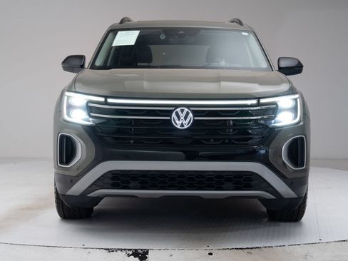 Used 2024 Volkswagen Atlas Peak Edition SE AWD/4WD image 27