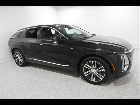 Used 2024 Cadillac Lyriq Luxury w/ LPO, Floor Liner Package AWD/4WD image 1