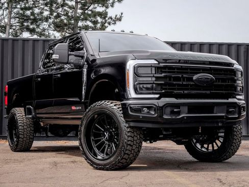 Used 2025 Ford F250 Platinum w/ Platinum Plus Package image 1