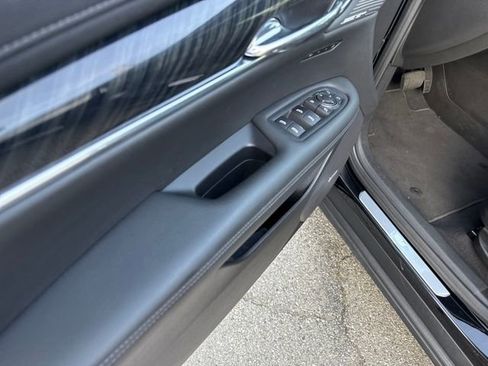 Used 2022 Cadillac XT6 Premium Luxury image 11