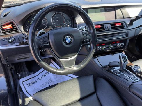 Used 2012 BMW 550i xDrive Sedan image 33