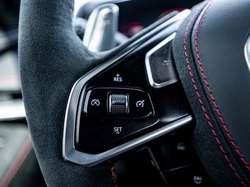 Used 2021 Chevrolet Corvette Stingray Premium Conv w/ Z51 Performance Package RWD image 8