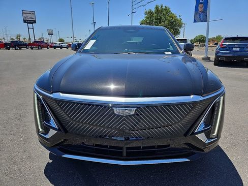 New 2024 Cadillac Lyriq Luxury RWD image 8