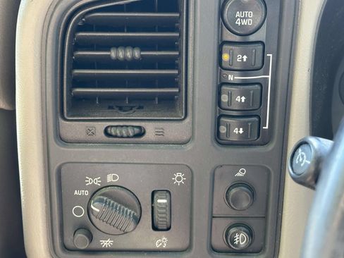 Used 2007 Chevrolet Silverado 1500 LT w/ Light Duty Power Package AWD/4WD image 16
