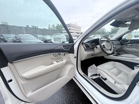 Used 2020 Volvo XC90 T5 Momentum AWD/4WD image 9