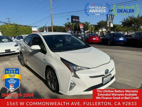 Used 2017 Toyota Prius Four Touring FWD image 8