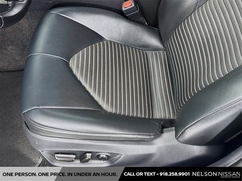 Used 2018 Toyota Camry L image 18