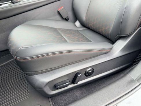New 2026 Nissan Sentra SR w/ SR Premium Package FWD image 15