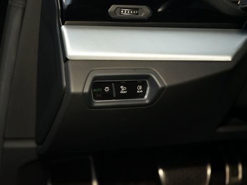 Used 2019 Lamborghini Urus image 33