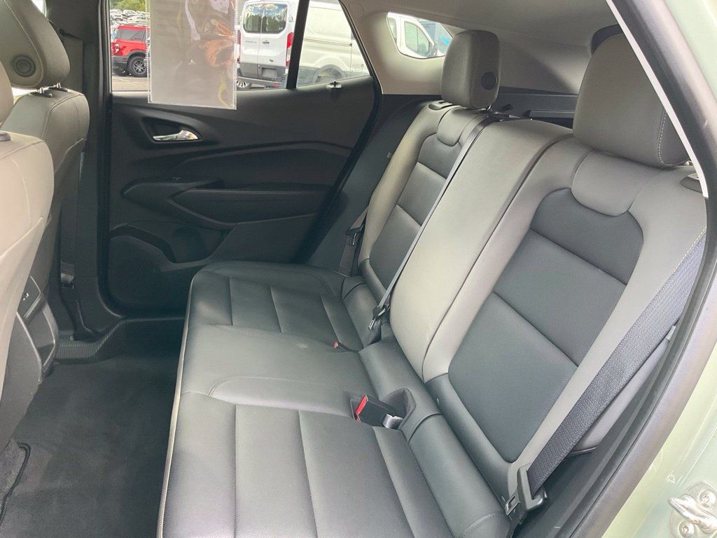 Used 2024 Chevrolet Trax ACTIV w/ Sunroof Package FWD image 17