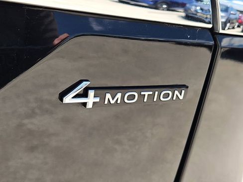 Used 2024 Volkswagen Atlas SEL Premium R-Line AWD/4WD image 9