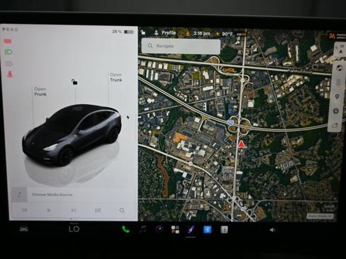 Used 2023 Tesla Model Y Long Range AWD/4WD image 31