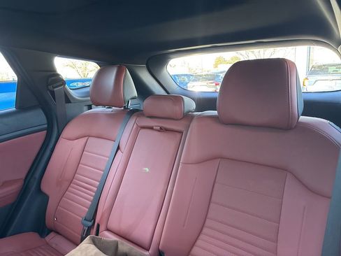 Used 2025 Kia Sportage SX Prestige image 11