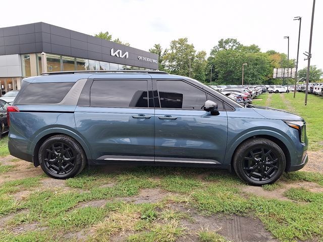 Certified 2025 Kia Carnival SX w/ SX Dark Edition Package FWD image 7