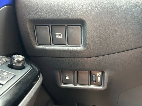 Used 2021 Toyota C-HR XLE FWD image 27