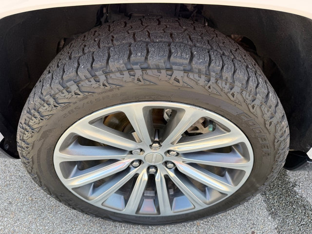 Used 2023 Jeep Grand Wagoneer 4WD image 11