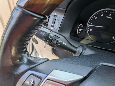 Used 2013 Lexus ES 350 w/ Premium Pkg FWD image 48