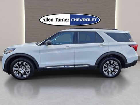 Used 2025 Ford Explorer Active w/ Active Comfort Package AWD/4WD image 10