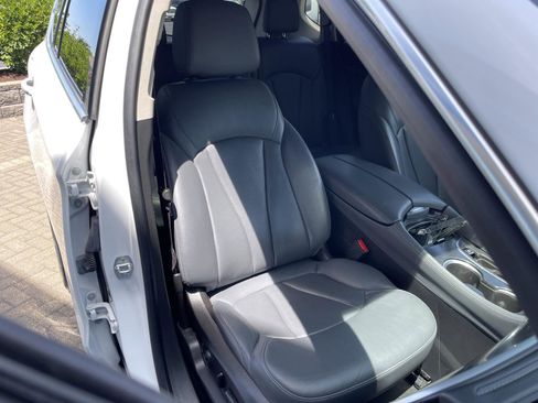 Used 2020 Buick Envision Essence FWD image 33