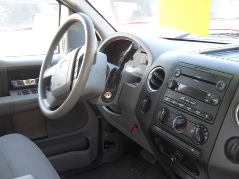 Used 2006 Ford F150 XLT image 5