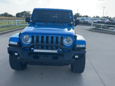 Used 2021 Jeep Gladiator Overland w/ Popular Equipment Package AWD/4WD image 3