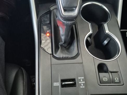 Used 2022 Toyota Highlander XSE FWD image 19