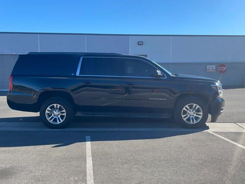 Used 2015 Chevrolet Suburban LT image 6