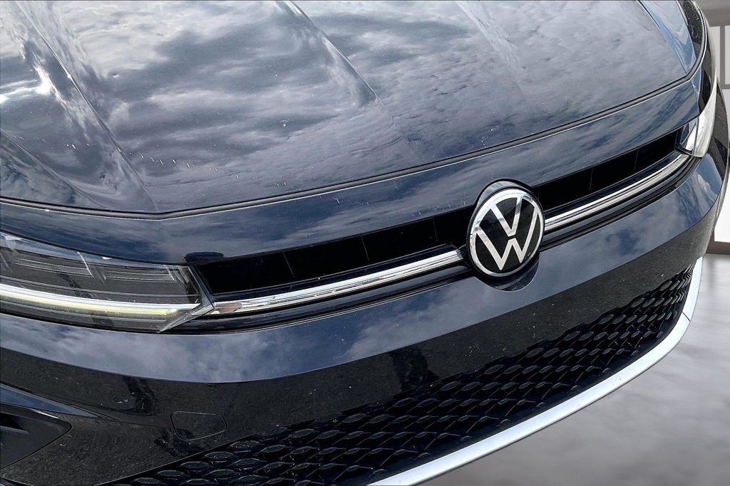 Used 2025 Volkswagen Jetta SE FWD image 31