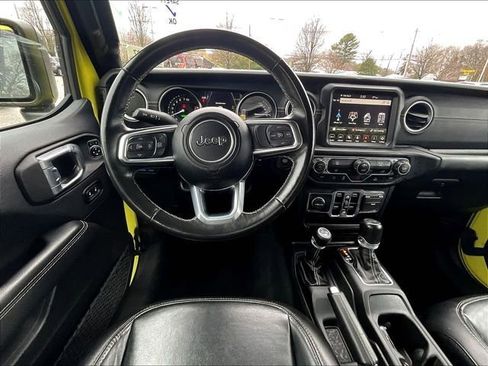Used 2022 Jeep Wrangler Unlimited Sahara AWD/4WD image 17