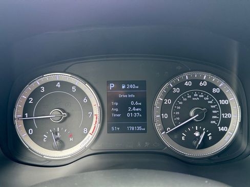 Used 2021 Hyundai Venue SEL image 13