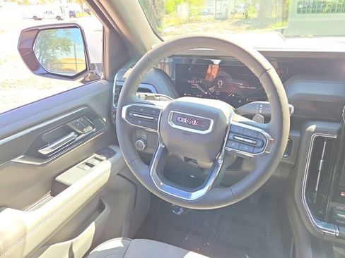 New 2026 GMC Yukon Elevation image 17