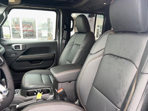 New 2026 Jeep Wrangler Unlimited Sahara AWD/4WD image 23