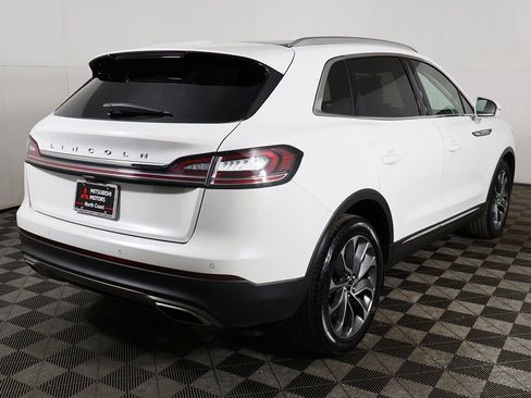 Used 2022 Lincoln Nautilus Reserve image 12