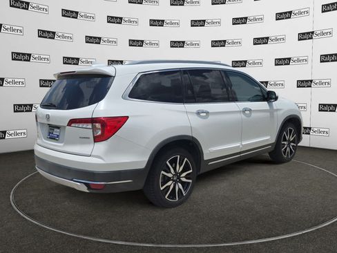 Used 2020 Honda Pilot Touring image 6