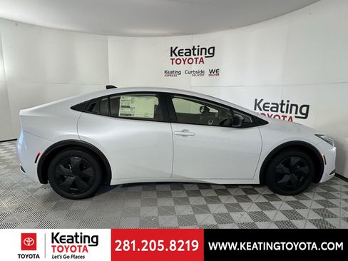 New 2026 Toyota Prius LE image 4