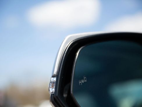 Used 2023 Toyota RAV4 XLE Premium image 19