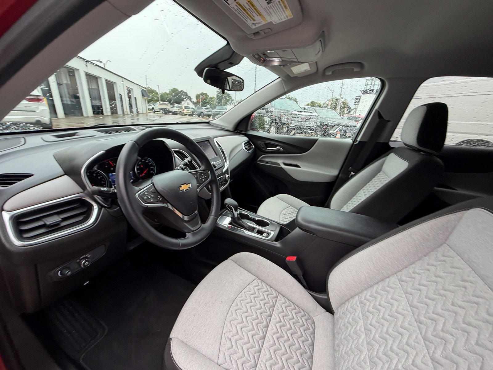 Used 2024 Chevrolet Equinox LT FWD image 10